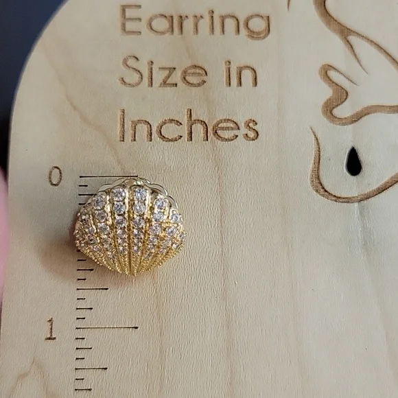 CLAMSHELL SCALLOP ZIRCON SPARKLE HUGGIES - Picture 4 of 7